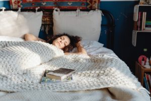 Bien dormir avec un oreiller anti-ronflement