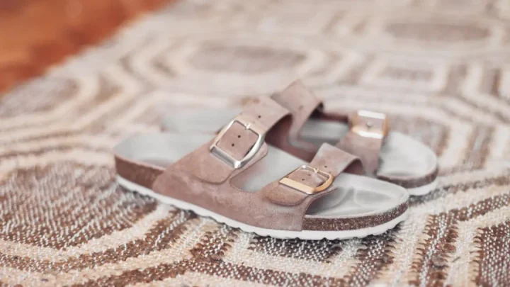 Birkenstock et santé du pied : entretenir ses semelles pour garder le bon maintien